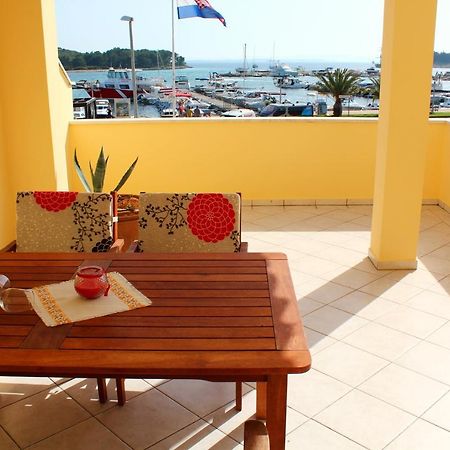 Buco Seafront Apartments & Fastfood Пакоштане Экстерьер фото